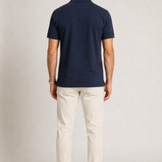 Polo Structured Crest Azul Eclipse — modelo de costas