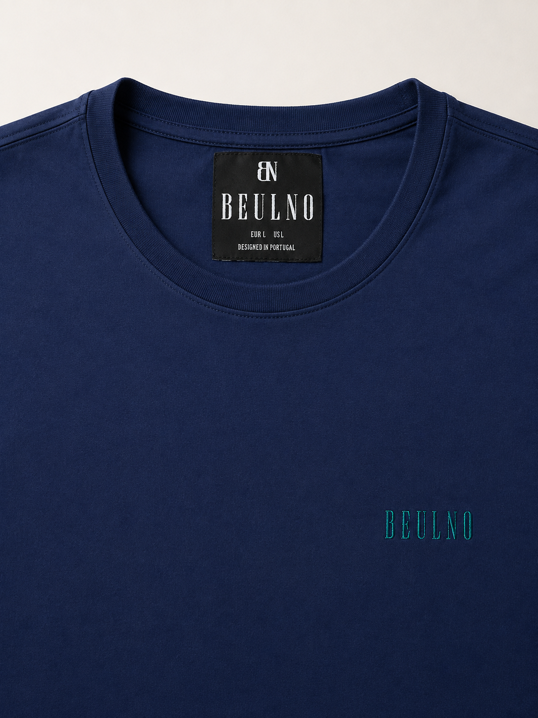 Structured T-Shirt — Crest Azul Eclipse — detalhe da etiqueta interior