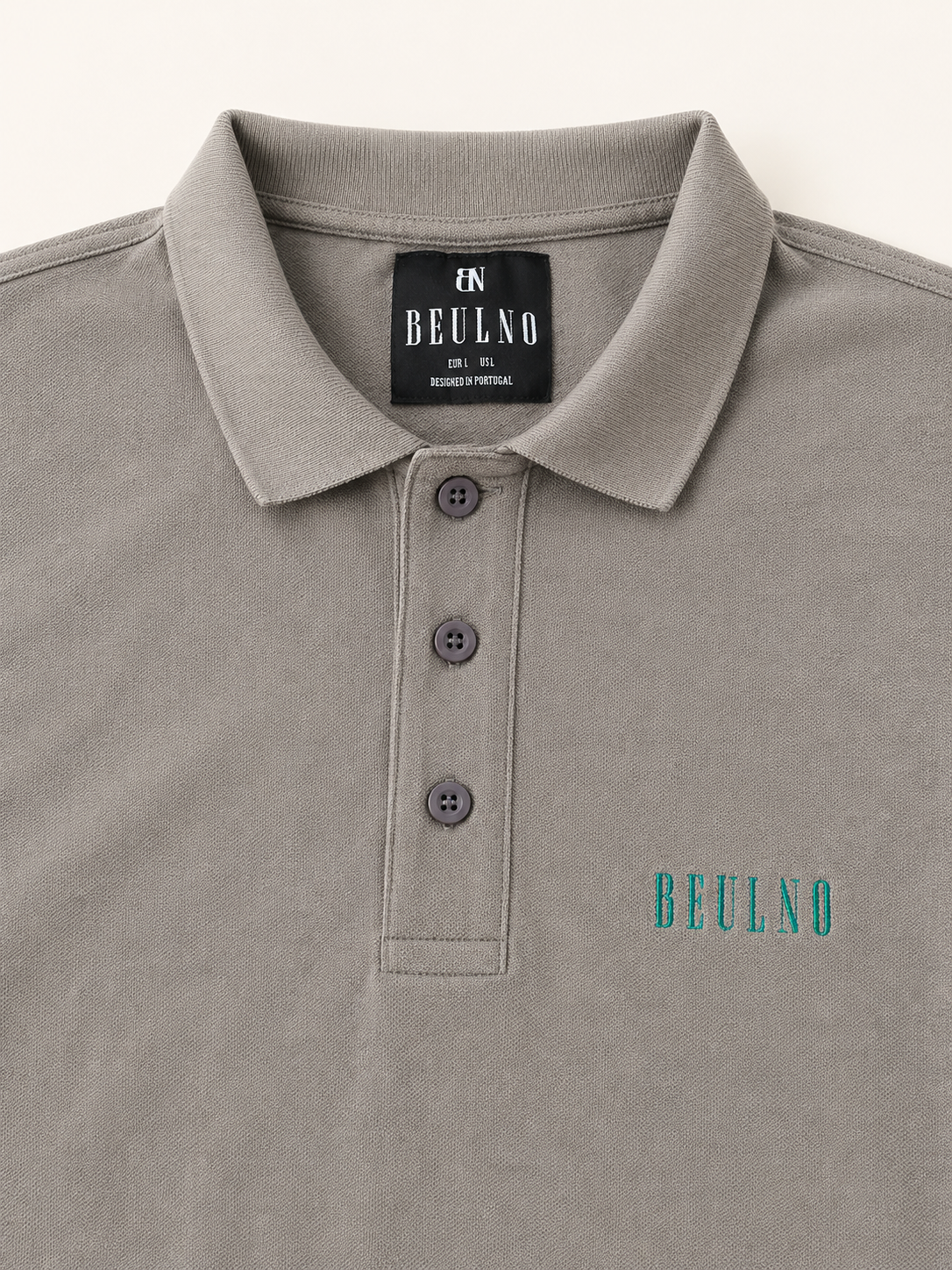 Polo Structured Crest cinzento — detalhe da etiqueta interna