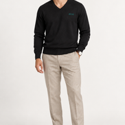 V-Neck Knit — Crest preto — modelo de corpo inteiro, vista frontal